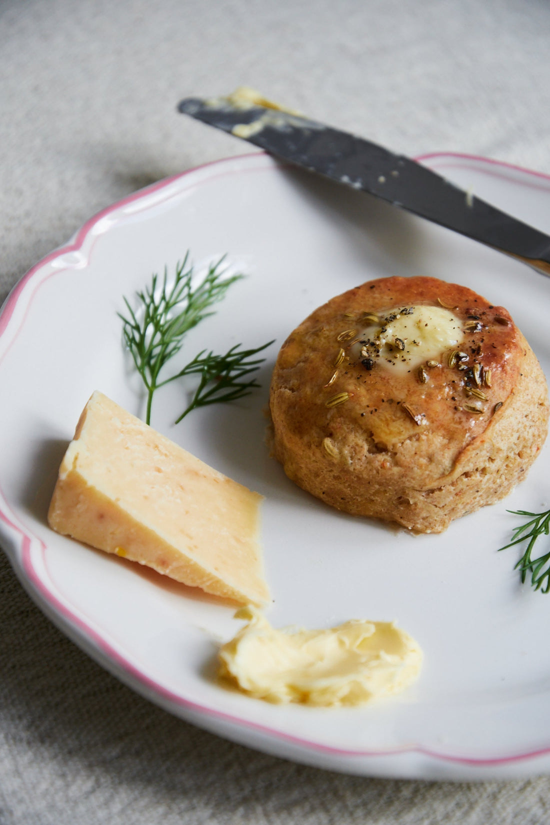 T80 Smoked Cheddar and Fennel Seed scones